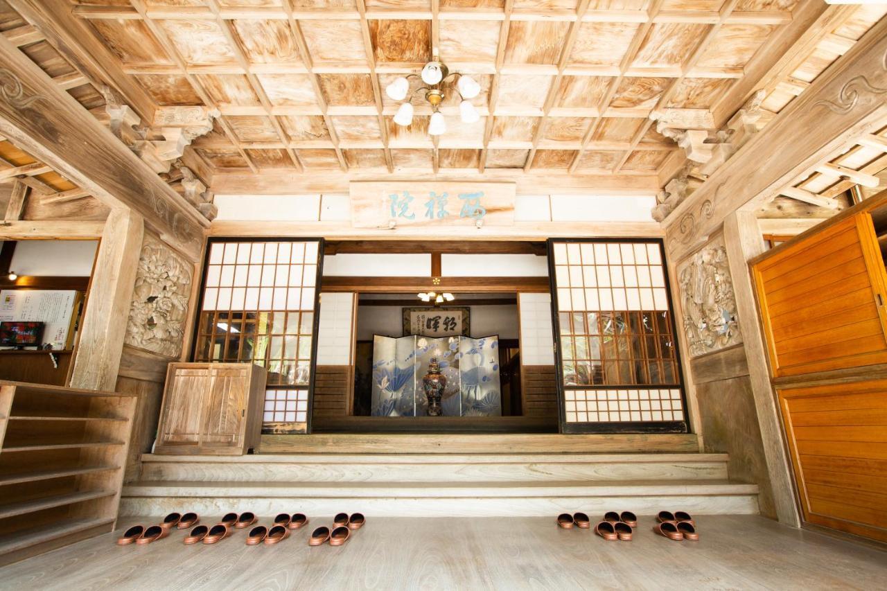 Koyasan Shukubo Saizenin Hotel Buitenkant foto